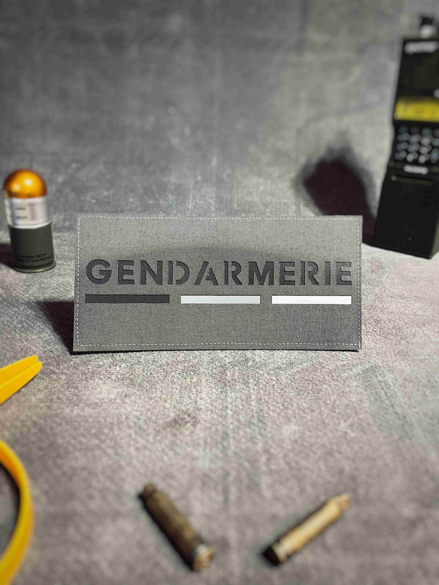 Gendarmerie (21x10) Gris